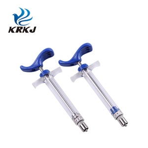 Jeringas Manuales Reutilizables CETTIA KD313 de Plástico, Acero y Fibra de Vidrio de 5 ml para la Vacunación de Pollitos de un Día - Product Image 3