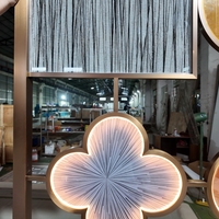 Paravent de séparation de pièce en acier inoxydable doré rose découpé au laser avec éclairage LED, design moderne de luxe léger, cloison d'entrée en métal sur mesure
