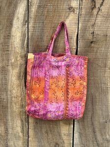 Bolsa de Tela Kantha de Algodón Hecha a Mano, Acolchada, Reutilizable, de Gran Capacidad, para Compras, Oficina, Fin de Semana - Product Image 3