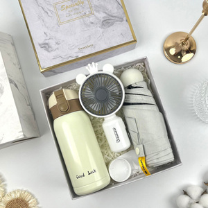 Coffret Cadeau Promotionnel 3-en-1 IStapromo : Bouteille Isotherme, Parapluie et Ventilateur – Personnalisable avec Logo pour Entreprise - Product Image 5