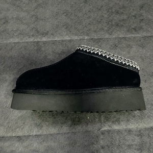 Bottes d'hiver unisexes de haute qualité <span class=keywords><strong>en</strong></span> gros, antidérapantes, thermiques, design de luxe, pantoufles chaudes de marque - Product Image 6