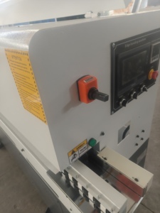 เครื่องปิดขอบไม้แบบอัตโนมัติ JUNDE OEM/DOM JDFB-501 6.5Kw สำหรับงานไม้ ผลิตภาพสูง ตัดแต่งขอบไม้ได้ในครั้งเดียว - Product Image 2