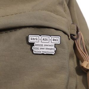 دبوس معدني مطلي بالمينا على شكل لوحة مفاتيح الكمبيوتر (Ctrl Alt Del) مع عبارة إبداعية، شارة للملابس أو الحقيبة أو كهدية - Product Image 3