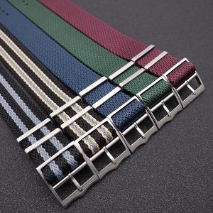 Correa de reloj de tela de nailon de un solo paso personalizada, correas de reloj de rayas de espiga con dientes de tiburón de 20mm y 22mm - Product Image 5