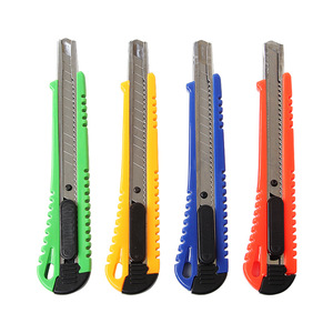 Cuchillo Multiusos <span class=keywords><strong>de</strong></span> Alta Calidad con Cuchilla Deslizante <span class=keywords><strong>de</strong></span> Corte Fácil y Bloqueo Automático, Perfecto para Uso en la Oficina y el Hogar - Product Image 6