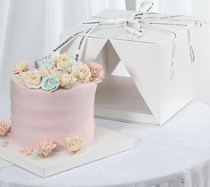 Caixas de Bolo Personalizadas para Aniversário, Decorativas, de Papelão Branco com Abertura Dupla, Laminação Fosca, Revestimento UV, Recicláveis e Seguras para Alimentos - Product Image 4