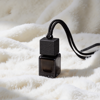 Rafraîchisseur d'air pour voiture 8ml Noir Clair Carré Diffuseur d'arômes pour voiture Flacon de parfum en verre avec bouchon en bois