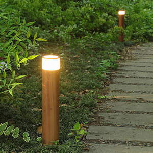Lampe de jardin LED à effet bois, étanche IP55, pour allée extérieure - Product Image 1