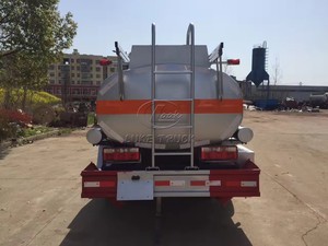 Camion-citerne de livraison de carburant directement du fabricant à vendre, 5T-12T, grande capacité, fonction de ravitaillement et de transport personnalisée, idéal pour la construction - Product Image 2