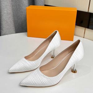 Nouvelles Chaussures à Talons Hauts de Luxe pour Femmes, Modèle Vintage en Cuir Véritable, Bout Pointu, Talon Aiguille, Idéales pour les Banquets Estivaux - Product Image 1