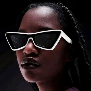 Gafas de Sol Triangulares con Marco Pequeño, Diseño Personalizado con Logotipo, Moda 2023, Protección UV400, Estilo Y2K, para Hombre y Mujer - Product Image 1