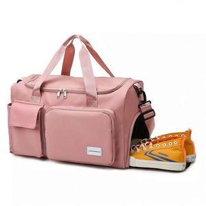 Sac de voyage extérieur personnalisé avec logo, sac de sport imperméable pour femme, sac de yoga rose, sac de voyage pour une nuit - Product Image 4