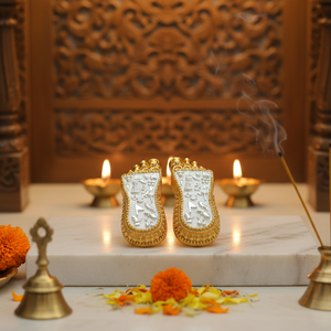 Par de Lakshmi Padukas Premium |   Ídolo Sagrado para el Hogar, Templo, Oficina o Escritorio |   Regalo de Prosperidad, Rituales y Bendiciones - Product Image 1