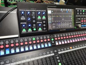 Mezclador de audio profesional de 24 canales, sistema de sonido Dante para grabación de <span class=keywords><strong>DJ</strong></span>, consola de mezcla Digital, escritorio GIG, 24 canales, <span class=keywords><strong>PLUS</strong></span> - Product Image 4