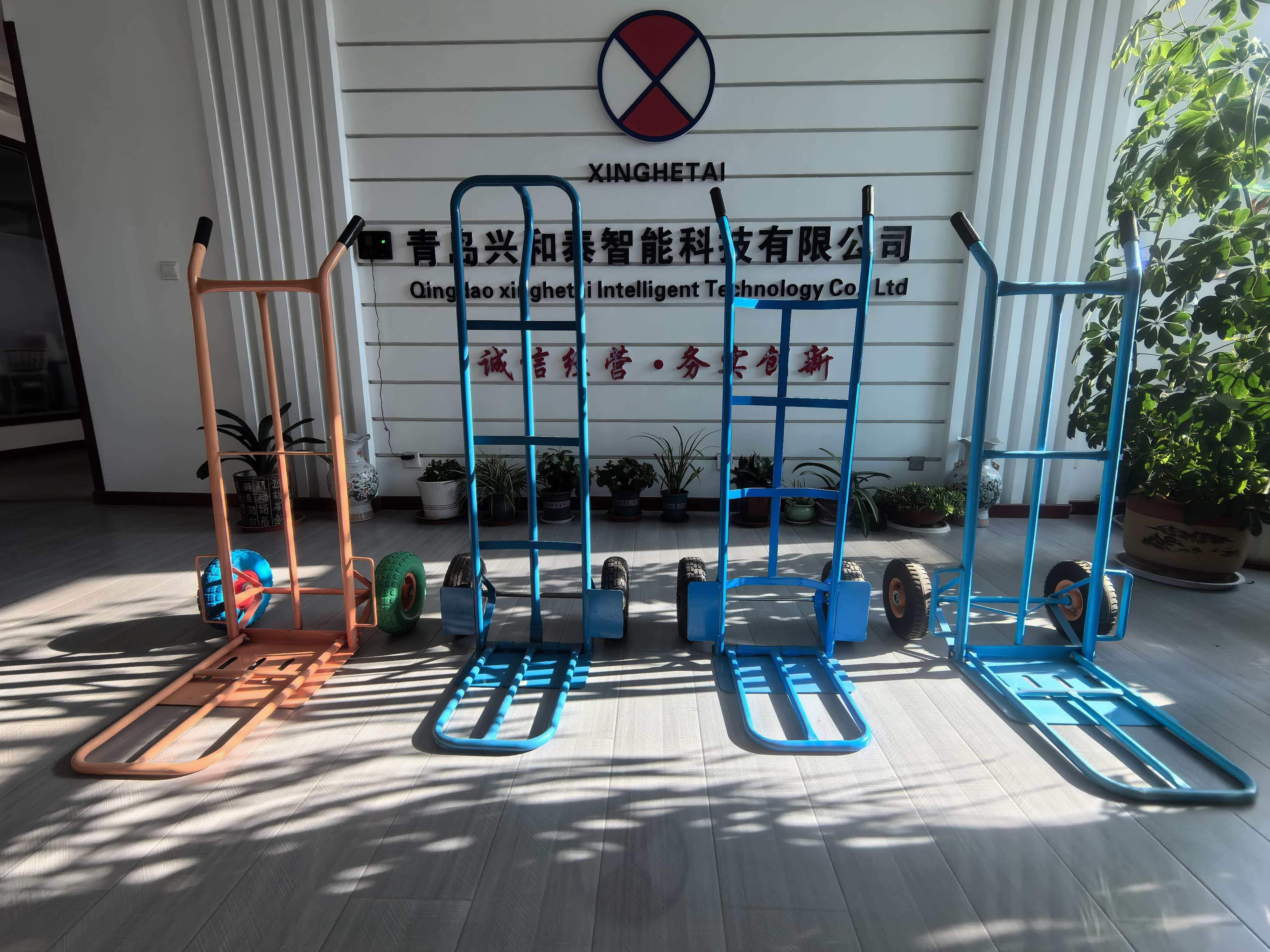 Metal Hand Trolley with 2 Wheels China Origin Customized Support OBM Frame Size 1275*614*560MM