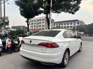 VW <span class=keywords><strong>Bora</strong></span> 1.2T Edición Premium Sedán LHD en Excelente Estado, Cámara LED, Estacionamiento Eléctrico, 300TSI DSG, Auto a Gasolina, Jiben Auto - Product Image 2
