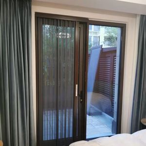<span class=keywords><strong>Puerta</strong></span> de pantalla retráctil personalizada anti-mosquito <span class=keywords><strong>gato</strong></span> perro pantalla invisible de acero dorado aleación de aluminio malla plana <span class=keywords><strong>Puerta</strong></span> de pantalla deslizante - Product Image 2