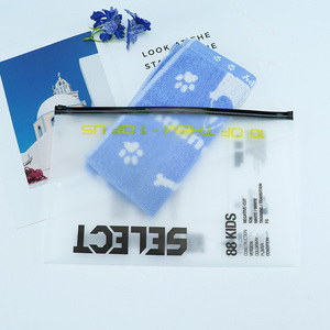 Bolsa con Cierre de Cremallera 100% Reciclada y Reciclable con Logotipo Personalizado para Supermercados y Exposiciones - Product Image 2