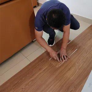 Le PVC imperméable de catégorie industrielle sèchent le plancher arrière de LVT pour l'utilisation de salle de bains