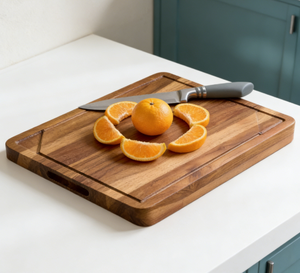 Planche à découper rectangulaire en bois d'acacia avec rainure profonde pour le jus, poignées latérales pour la découpe des fruits - Product Image 4