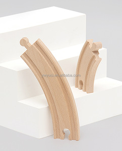YUCI Accessoires <span class=keywords><strong>de</strong></span> train en bois éducatifs personnalisés, plusieurs voies, jouets en bois pour enfants <span class=keywords><strong>de</strong></span> 2 à 6 ans - Product Image 4