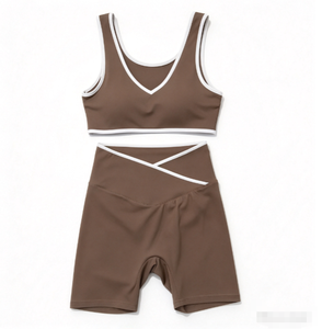 Ensemble de yoga sans couture pour femme : débardeur col en V et short taille haute, deux pièces avec bordure contrastante, tenue de sport et fitness pour femme - Product Image 4