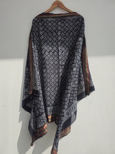 ผ้าซิ่น ผ้าปาเรโอ และผ้าพันคอพิมพ์ลายด้วยมือจากไม้แท้ ผ้าฝ้ายน้ำหนักเบา ชุดชายหาดสำหรับผู้หญิงสุดหรูสำหรับฤดูร้อน - Product Image 4