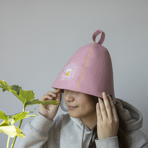 Un cappello da sauna in pura lana rosa cipria che racconta <span class=keywords><strong>la</strong></span> verità su ciò che accade dopo che il vapore si è calmato - Product Image 1