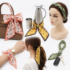 Écharpe fine en mousseline de soie pour femme, imprimé floral miniature pêche et jaune <span class=keywords><strong>moutarde</strong></span>, pour tresses et porte-clés - Product Image 1