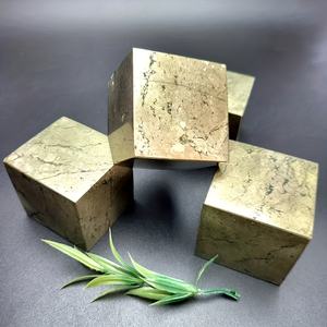 Vente en gros de pierres de cristal naturelles sculptées en forme de cube, style bohème, pour la décoration de la maison et les cadeaux - Product Image 6