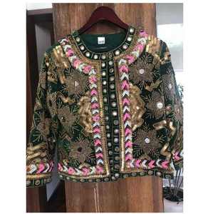 Chaquetas de vestir informales transpirables de punto acolchado de invierno para mujer, relleno de algodón con cuentas bordadas Suzani hechas a mano indias - Product Image 1