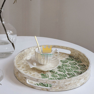 Plateau de service rond en nacre, fait main, de haute qualité, écologique, élégant, avec incrustation florale, couleur personnalisée, avec poignées, en provenance du Vietnam - Product Image 4