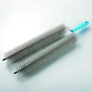Spazzola <span class=keywords><strong>per</strong></span> tubo a lungo portata di aria condizionata spazzola <span class=keywords><strong>per</strong></span> la pulizia del condensatore spazzola flessibile <span class=keywords><strong>per</strong></span> la pulizia del radiatore con due teste - Product Image 1