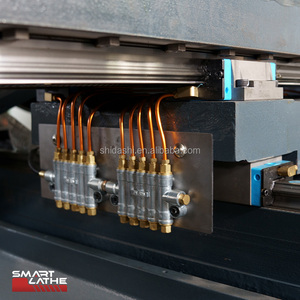 Centre d'usinage vertical CNC de haute précision avec changeur d'outils pour pièces en acier inoxydable et en aluminium - Product Image 4