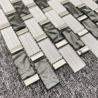 Nouveau carrelage de mosaïque en verre pour dosseret de cuisine, carrelage de mosaïque pour la décoration de la maison avec carrelage de bordure à bas prix pour la cuisine