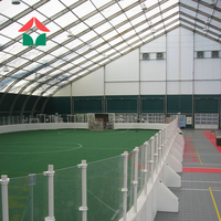 Bâtiment de gymnastique préfabriqué en acier économique pour centre sportif universitaire, construction rapide, panneau sandwich isolant en option.