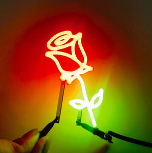 โคมไฟรูปดอกกุหลาบสีแดงและสีเขียว COB กระพริบ DC 3V ไฟกระพริบ LED สำหรับตกแต่งงาน DIY งานปาร์ตี้ และงานประดิษฐ์ - Product Image 5