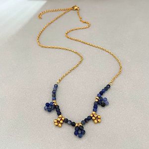 Ensemble collier et bracelet en pierre de sodalite, pendentif fleur en acier inoxydable, chaîne de clavicule minimaliste de luxe, bijoux en gros - Product Image 6