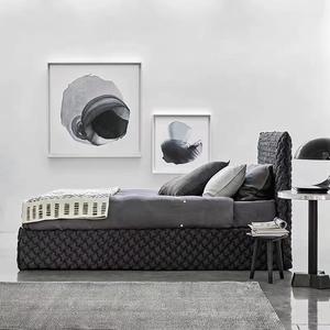 Boutique Villa Master Bed - Boucle-Velvet Hybrid, Masaje Ajustable, Marco Real - Product Image 3