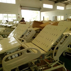 Shilehuan Manual Hospital <b>Bed</b> Stainless Steel Triple Crank Adult Nursing <b>Bed</b> Multi Functional With <b>Side</b> <b>Rails</b> And IV Pole - Product Image 3