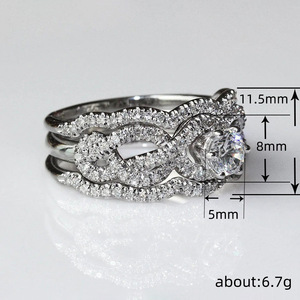 Set di Tre Anelli Geometrici con Zirconi per Donne, Gioielli di Lusso con Micro Pavé alla Moda - Product Image 5