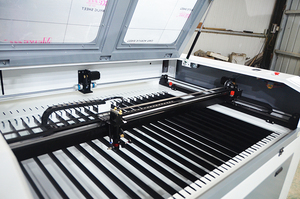 Máquina de Grabado CO2 1390 Compatible con <span class=keywords><strong>Software</strong></span> de Diseño como CorelDRAW, AutoCAD, <span class=keywords><strong>Photoshop</strong></span> con Interfaz de Operación Sencilla - Product Image 6