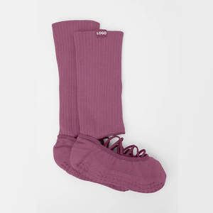 थोक कस्टम महिला चालक दल बिंदु गोंद गैर-पर्ची योग मोजे उच्च गुणवत्ता वाले पट्टों को अनुकूलित लोगो बनाया जा सकता है - Product Image 4