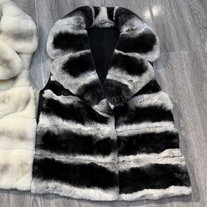 <span class=keywords><strong>Gilet</strong></span> <span class=keywords><strong>sans</strong></span> manches en pure laine de luxe ViVi7 avec revers, texture mode, en vraie fourrure de <span class=keywords><strong>lapin</strong></span> Rex pour <span class=keywords><strong>femme</strong></span> - Product Image 3