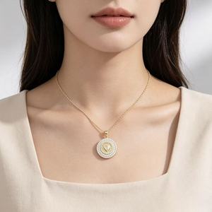 Collar con Colgante de Moneda Chapado en Oro de 18K de Lujo con Circonitas para Mujer, Joyería al por Mayor con Medallón Redondo de Corazón de la Virgen María y San Benito - Product Image 5