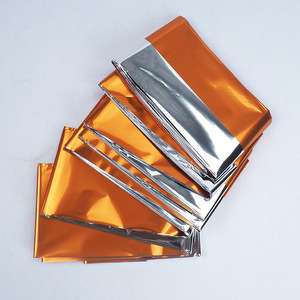 ผ้าห่มฉุกเฉิน 130x210 ซม. สีเงินสองด้านแบบพกพาสำหรับการตั้งแคมป์ป้องกันความเย็นอุปกรณ์ป้องกันอาการหนาวจัด - Product Image 1
