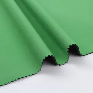 Softshell impermeabile tessuto spandex in poliestere elasticizzato a quattro vie maglia traspirante tessuti per abbigliamento sportivo funzionale all'aperto softshell