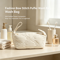 Sac à cosmétiques matelassé couleur bonbon avec nœud papillon Sac de rangement avec logo personnalisé Sac à maquillage en nylon doux gonflé Pochette cadeau