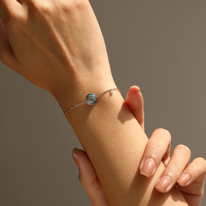 Pulsera de Plata S925 con Circonita Cúbica Redonda en Tono Aqua, Cadena Ajustable, Joyería Elegante y Minimalista, Regalo Ideal - Product Image 5