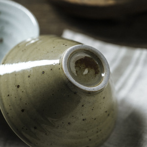 Bol conique en céramique fait main de style japonais, 5 pouces, en poterie rustique, pour riz, nouilles et soupes - Product Image 4
